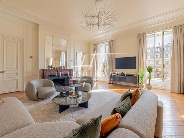 75008 Appartement 7 pièces 226m² 18 000 € Charges Comprises/mois