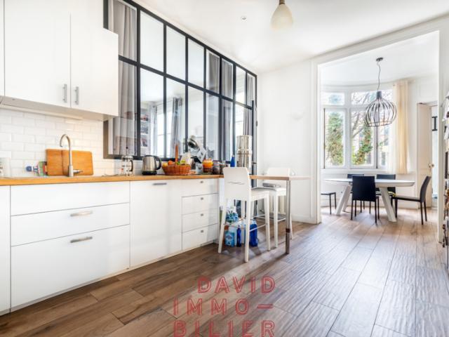 75009 177 m² salon 53M² 4 chambres, Élégance et Volume