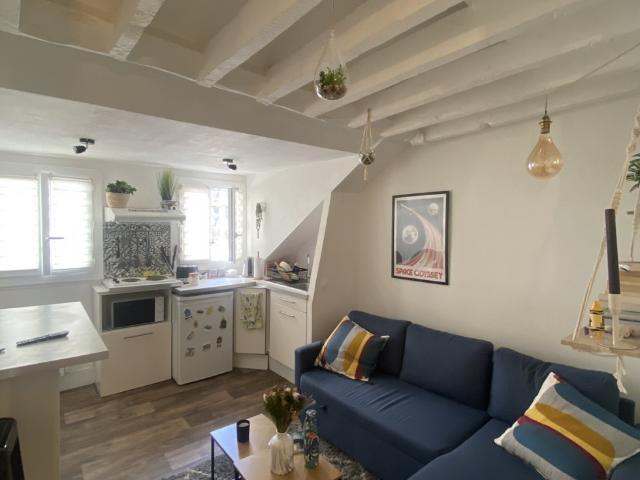 75011 Paris Studio en mezzanine de 23 m2