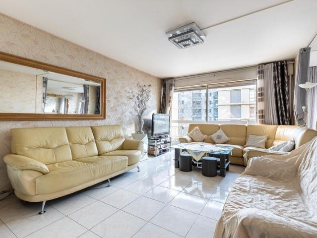 75019 PARIS VILLA CURIAL ETAGE ELEVE TRAVERSANT EST/OUEST BALCON DE 6M2 4 CHAMBRES POSSIBLE CAVE ET PARKING DISPONIBLE