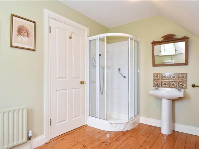 750,000 | The Railway Lodge, Canrawer East, Oughterard, Galway, County Galway Spencer Auctioneers 4956 MyHome. Ie Residential