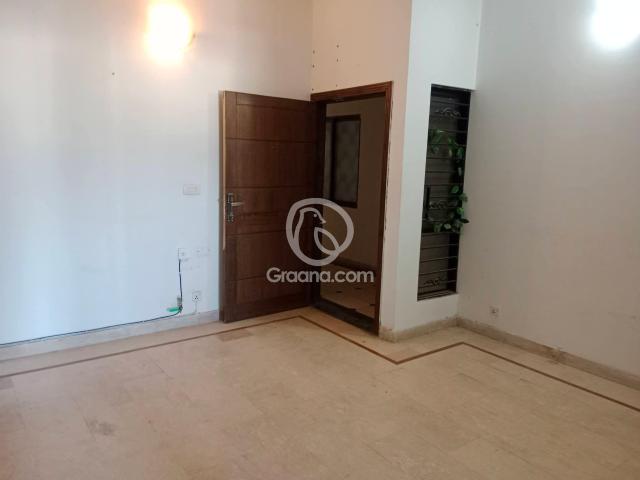 750 Ft² Flat for Rent