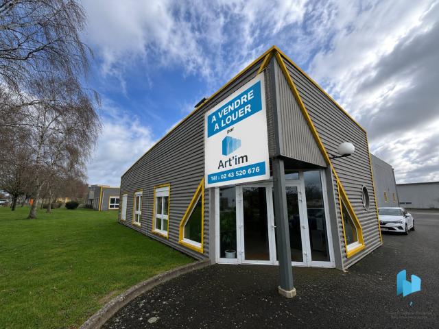 750 m2 de bâtiment à vendre secteur Université