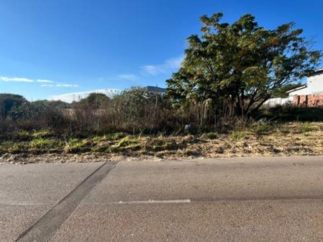 750 m² Land available in Bendor
