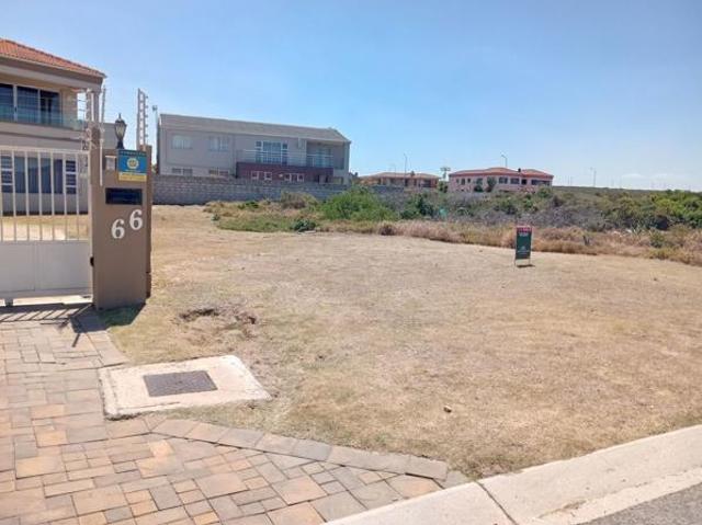 750 m² Land available in Bluewater Bay
