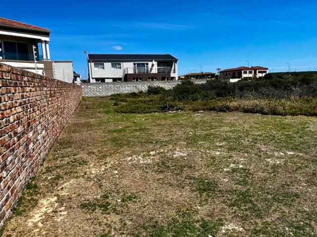 750 m² Land available in Bluewater Bay