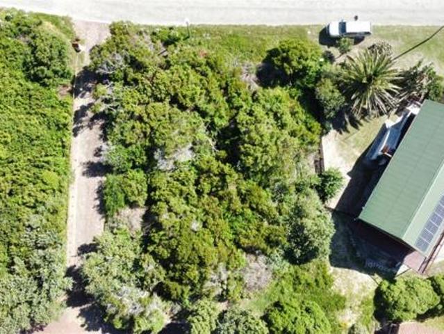 750 m² Land available in Paradise Beach