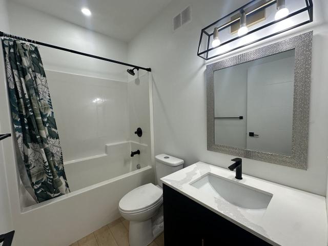 750 Moncton Avenue 3 Bedroom Apartment for Rent at 750 Moncton Ave, Winnipeg, MB R2K 1Y4 Munroe East