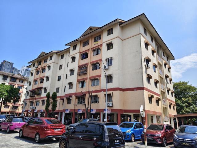 750 SQFT LEVEL 2 Flat PKNS Seksyen 7 Shah Alam