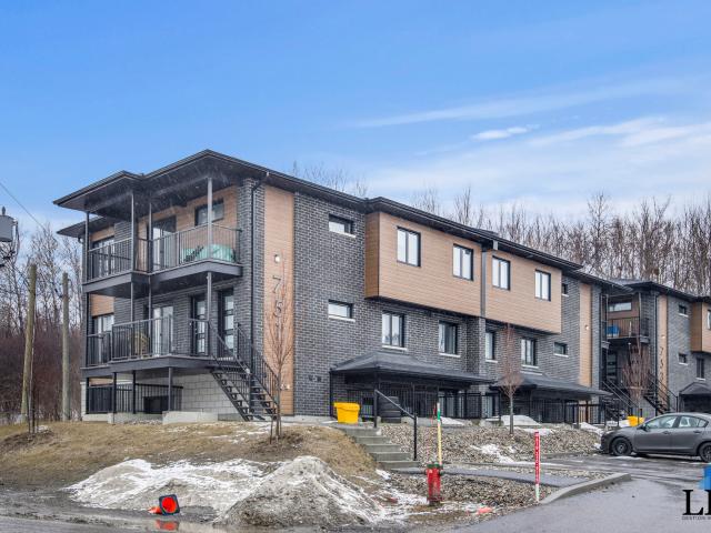 751 Boul. Saint René Est 751 8 [object Promise] for Rent