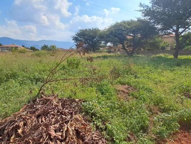 751 m² Land available in Chroom Park
