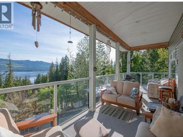7531 Lonneke Trail, Anglemont, BC, V0E 1M8 house for sale | Listing ID 10385 | Royal LePage