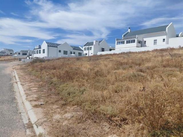 753 m² Land available in Da Gama Bay