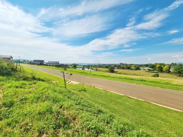 753 m² Land available in St Johns Village