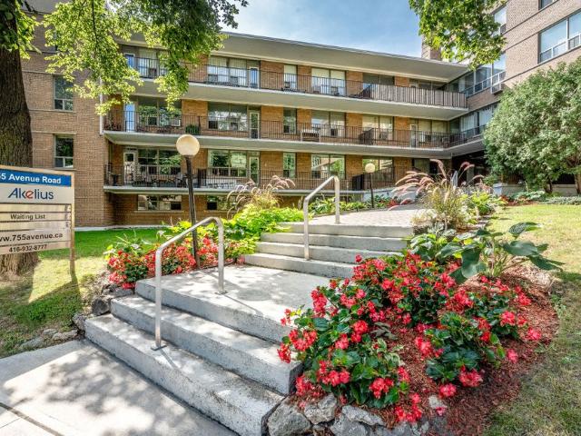 755 Avenue Road