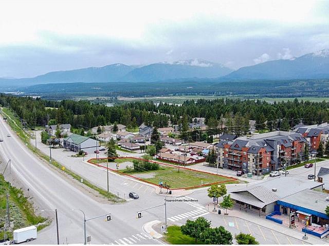 7567 & 7575 Main Street W Radium Hot Springs, British Columbia
