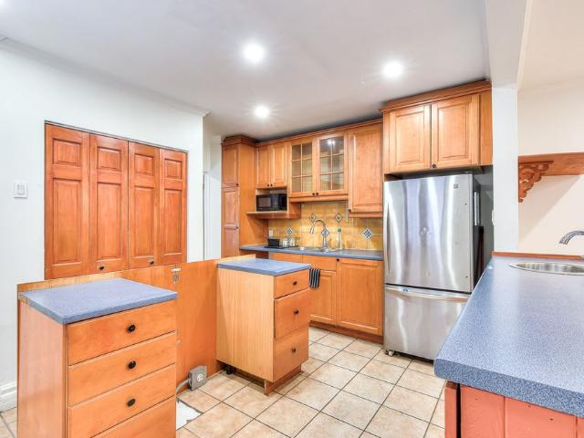 756 Av. de l'Épée, Montréal Outremont, QC H2V