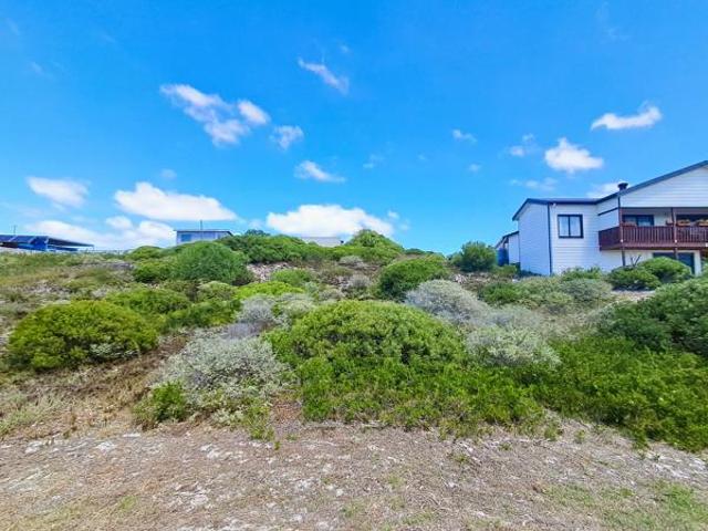 756 m² Land available in Pearly Beach