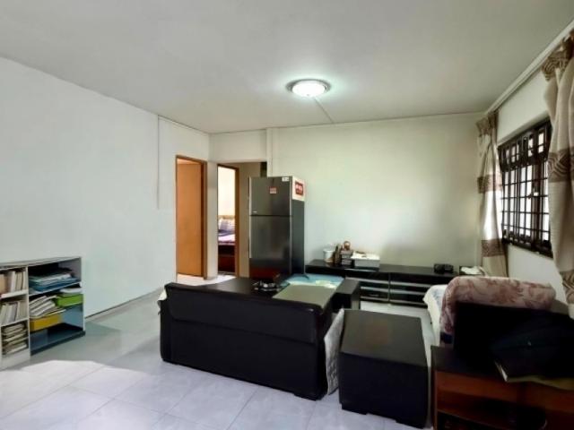 756 Woodlands Avenue 4 HDB Apartment For Sale, $530,000, 3 Bed 2 Bath 1,097 sqft $483.00 psf
