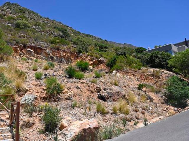 758 m² Land available in Mountainside