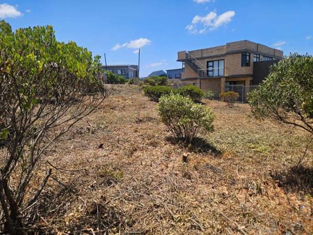 759 m² Land available in Pearly Beach