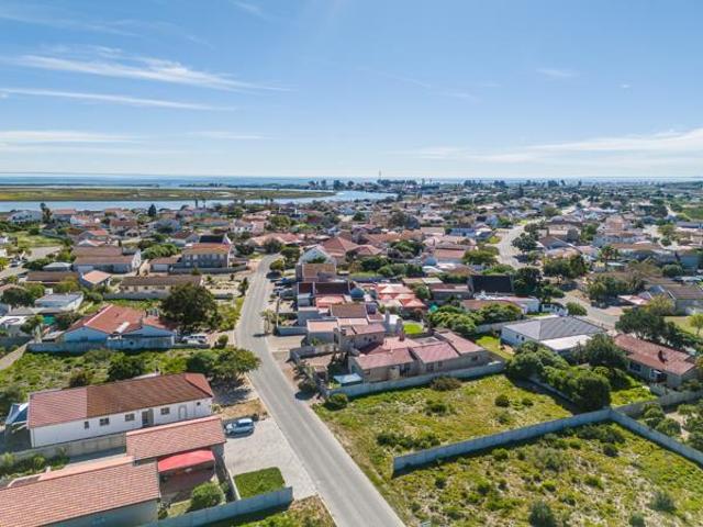 759 m² Land available in Port Owen