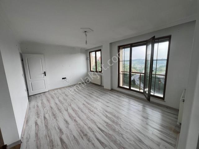 75. Yıl Mahallesinde Önü Açık Geniş 3+1 Dubleks Kiralık Daire