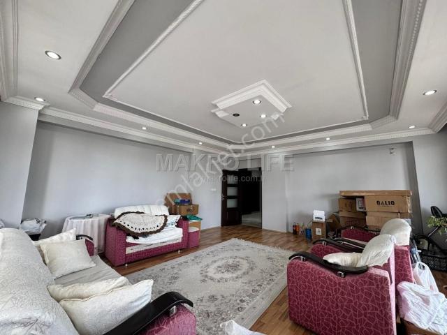 75 Ana Cadde Üstünde 4+1 Ara Kat Fırsatı.