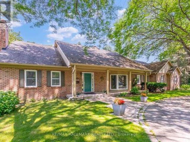 75 Arbour Drive, Oakville, ON, L6J 4Y6 house for sale | Listing ID W13617 | Royal LePage