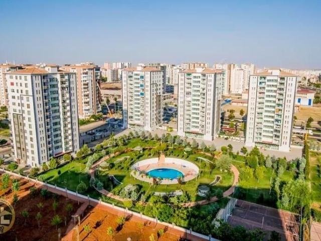 75 Cadde Üstü Azel City De 3+1 Satılık Havuzlu Daire