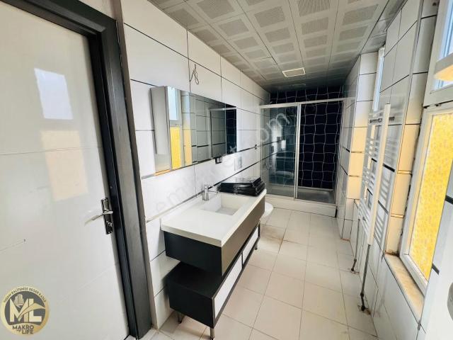 75 Cadde Girişi Üstü Azel City De Taşınmaya Hazır Havuzlu 4+1