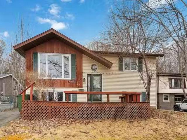 75 Hillside Avenue, Lower Sackville, NS, B4C 1W6 house for s.
