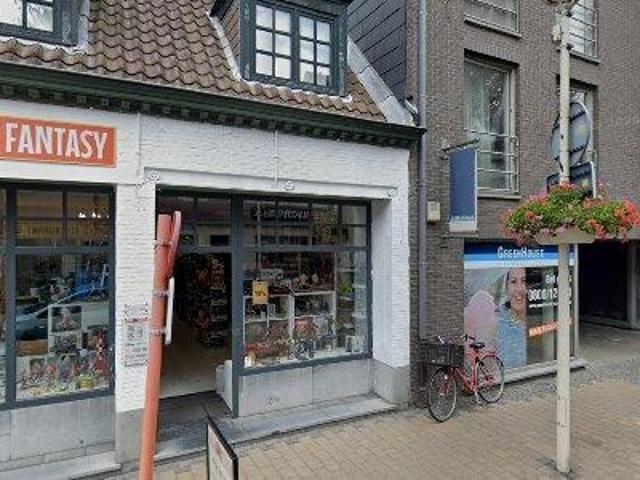 250 m2 office space for rent in Schoten