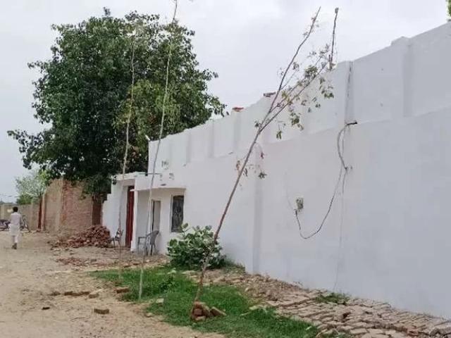 75 marla resistance zameen with home hot location attach road Sahiwal ID 03768