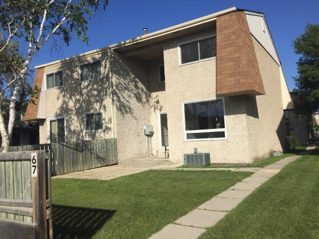 75 Oak Park Walk Three Bedroom Townhouse Suite Townhome for Rent