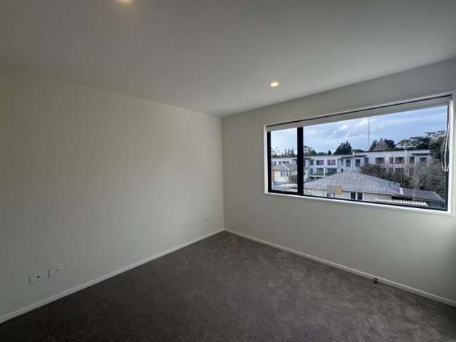 7/5 Preston Avenue, 11401, Waitakere City