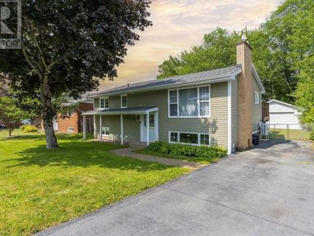 75 Shea Street, Lower Sackville, NS, B4C 2B2 house for sale | Listing ID 202616 | Royal LePage