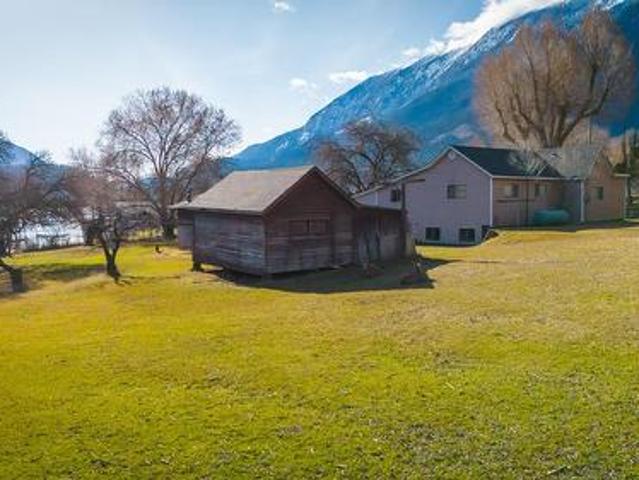 760 Foster Drive, Lillooet, BC, V0K 1V0 house for sale | Listing ID 10339 | Royal LePage