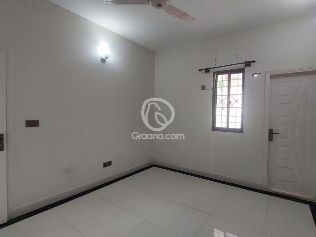 760 Ft² Flat for Rent
