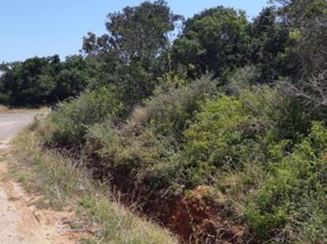 760 m² Land available in Kenton On Sea