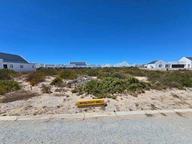 761 m² Land available in Britannia Bay