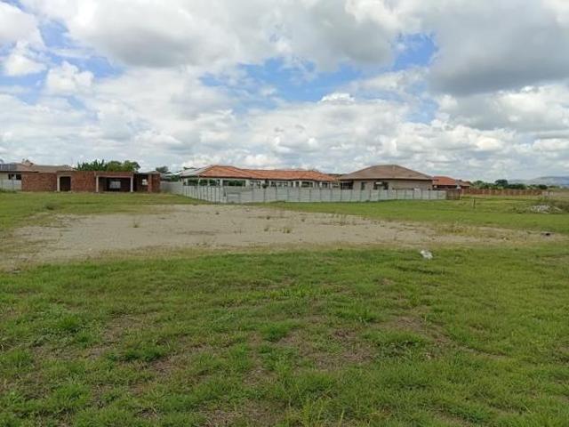 762 m² Land available in Brits