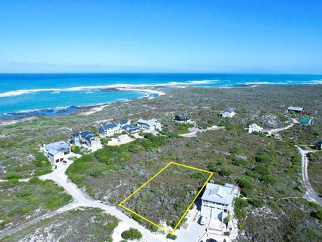 764 m² Land available in Suiderstrand