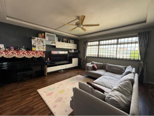 765 Jurong West Street 74 HDB Apartment For Sale, $645,000, 3 Bed 2 Bath 1,323 sqft $488.00 psf