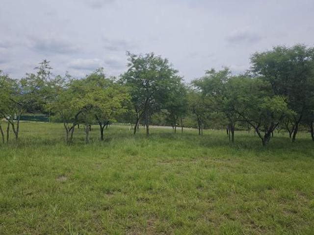 765 m² Land available in Sonheuwel