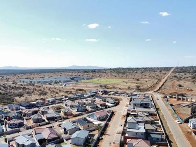 768 m² Land available in Bendor