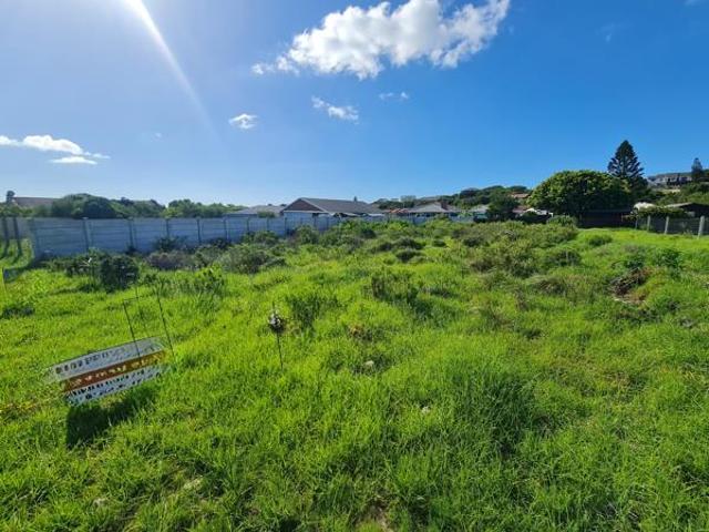 768 m² Land available in Paradise Beach