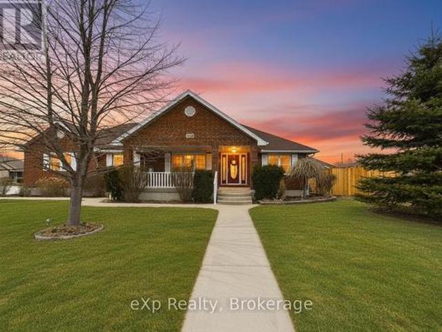 769 Woodland Drive, Saugeen Shores, ON, N0H 2C4 house for sale | Listing ID X13122 | Royal LePage