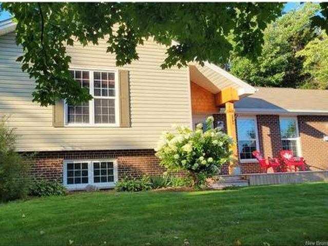 76 Cap Pele Crt, Dieppe, NB, E1A 6Z2 house for sale | Listing ID NB140529 | Royal LePage