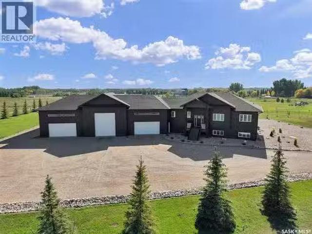 76 Grandview Trail, Corman Park Rm No. 344, SK, S7T 0W5 Luxu.